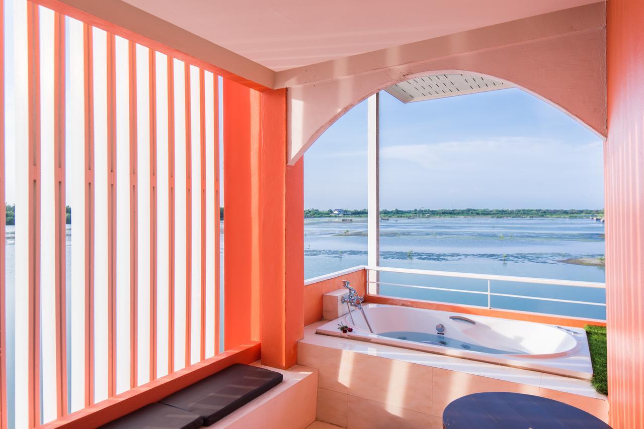 Baan Talay See Cream Resort Samut Songkhram Extérieur photo