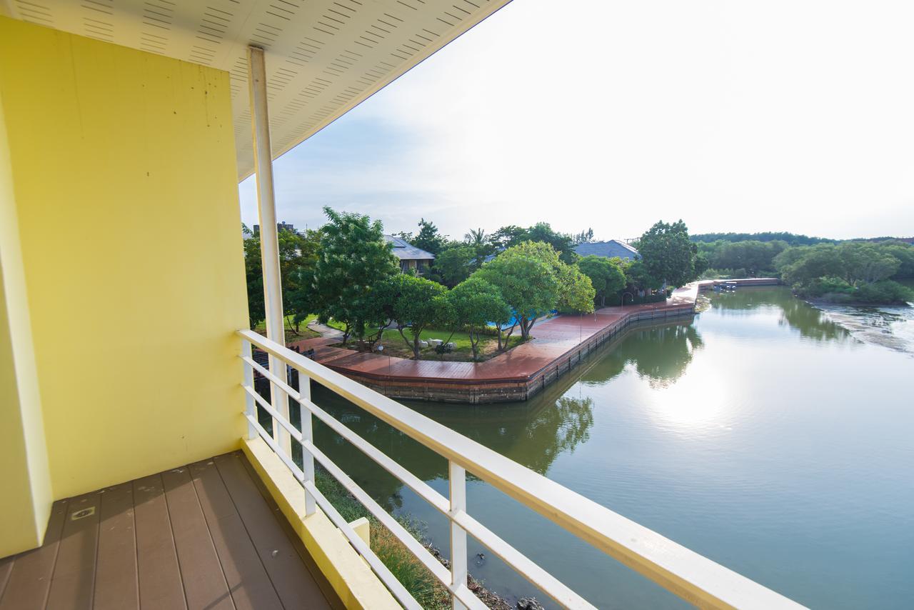 Baan Talay See Cream Resort Samut Songkhram Extérieur photo