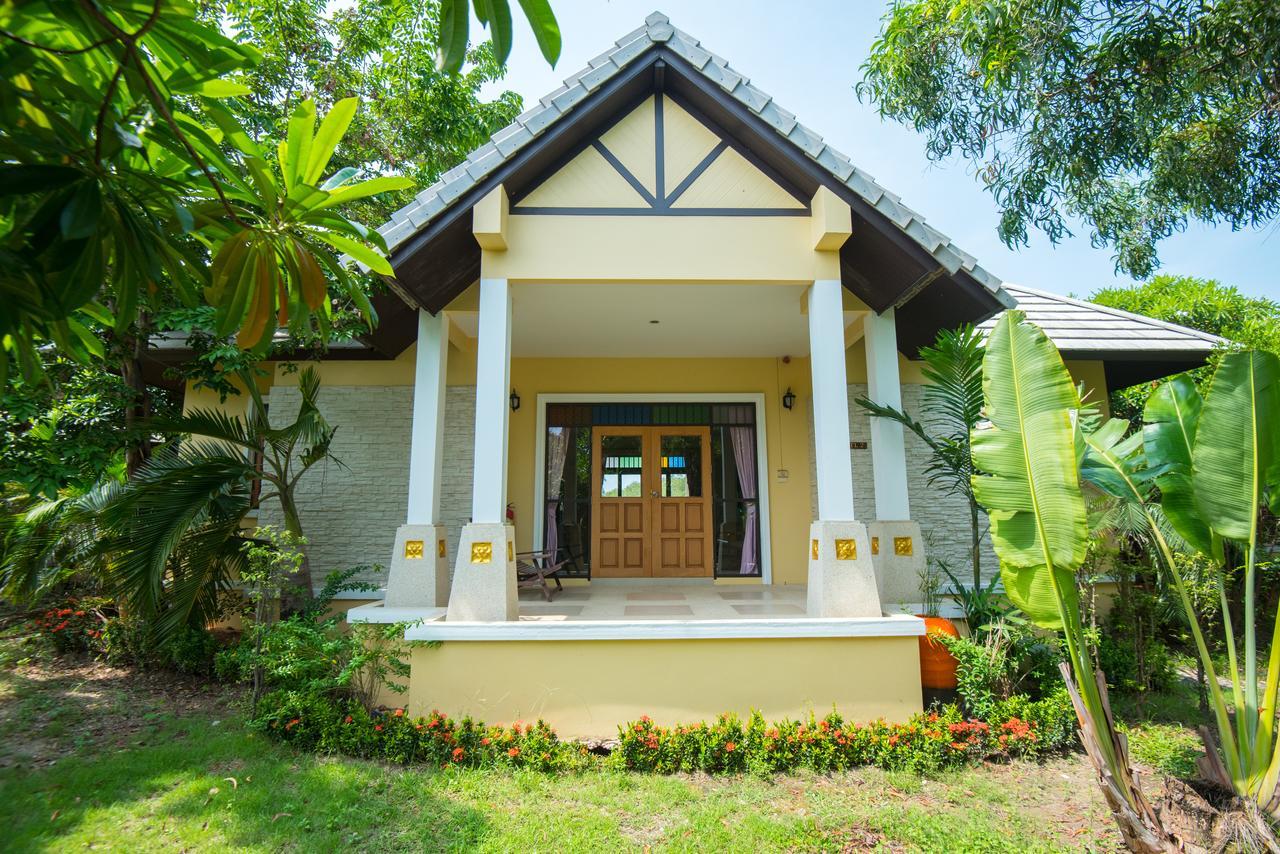 Baan Talay See Cream Resort Samut Songkhram Extérieur photo