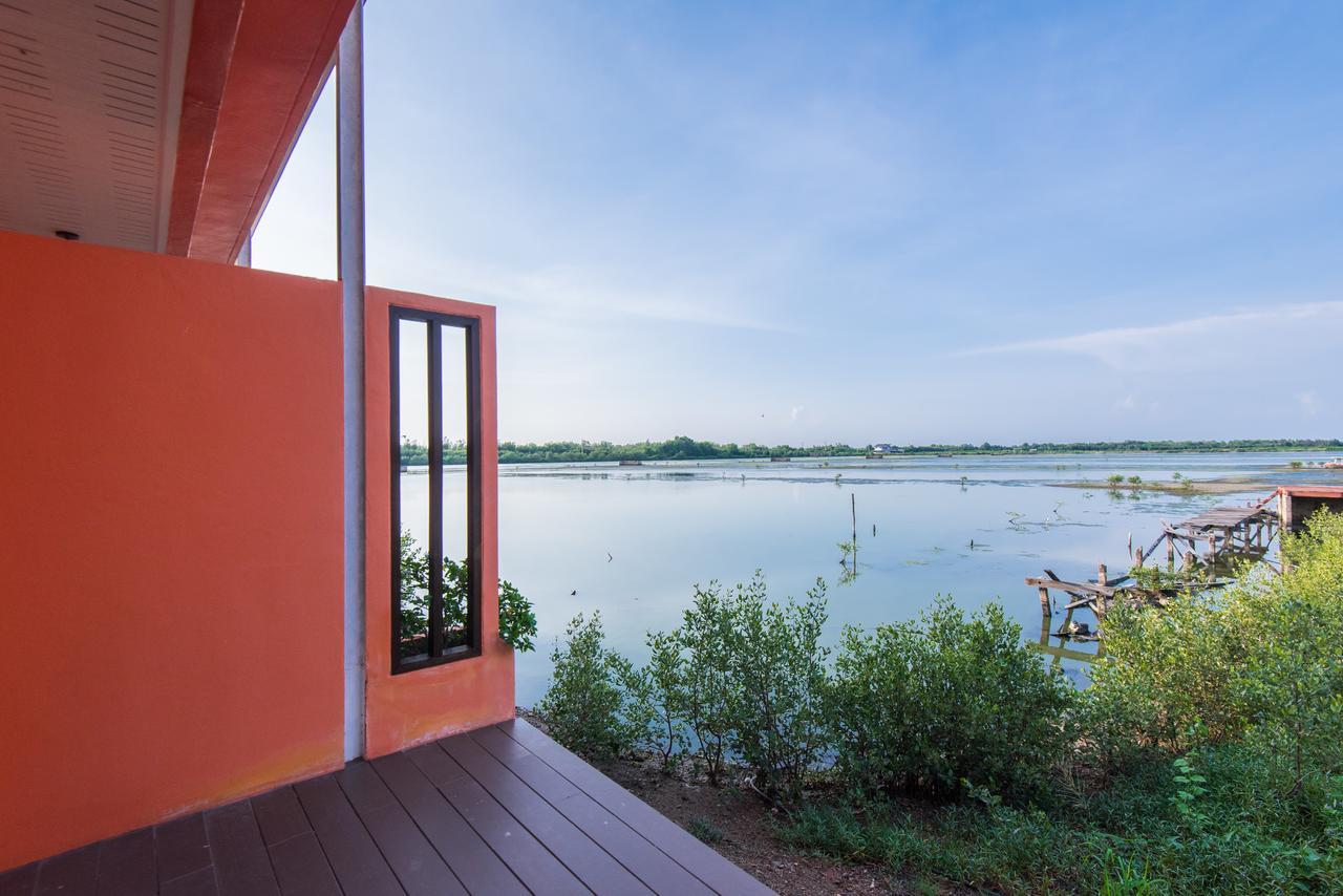 Baan Talay See Cream Resort Samut Songkhram Extérieur photo