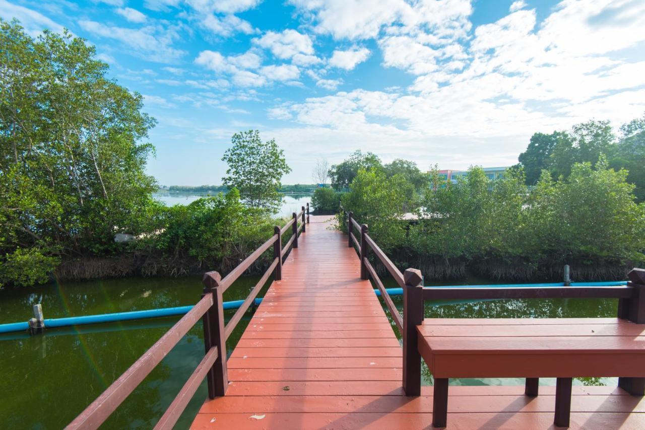 Baan Talay See Cream Resort Samut Songkhram Extérieur photo